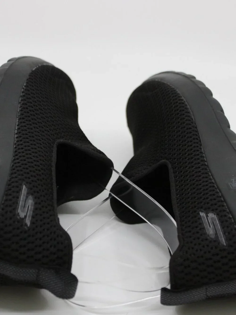 Skechers Goga Walk Women Black Shoes SZ 6M Slip on Mesh Casual Walking